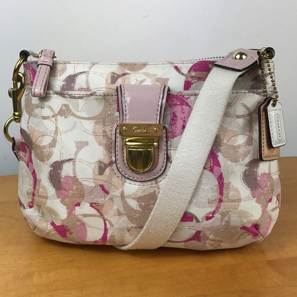 Coach Handbags - Coach 🌸Poppy Ikat Swingpack Crossbody Bag F47905
